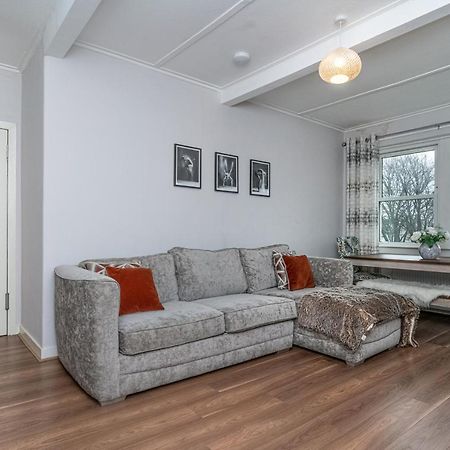 Pass The Keys Cosy And Spacious 2 Beds Flat With - Free Parking Edinburgh Exterior photo