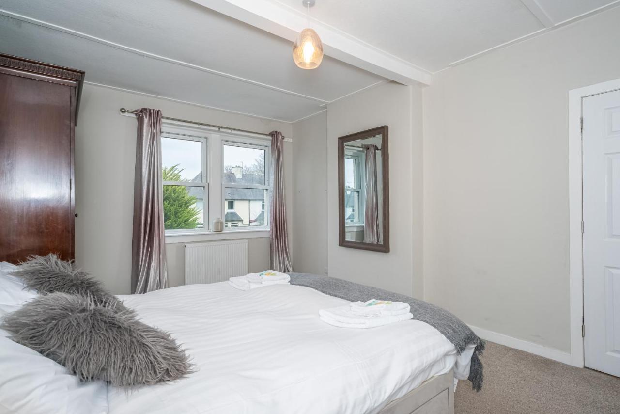 Pass The Keys Cosy And Spacious 2 Beds Flat With - Free Parking Edinburgh Exterior photo
